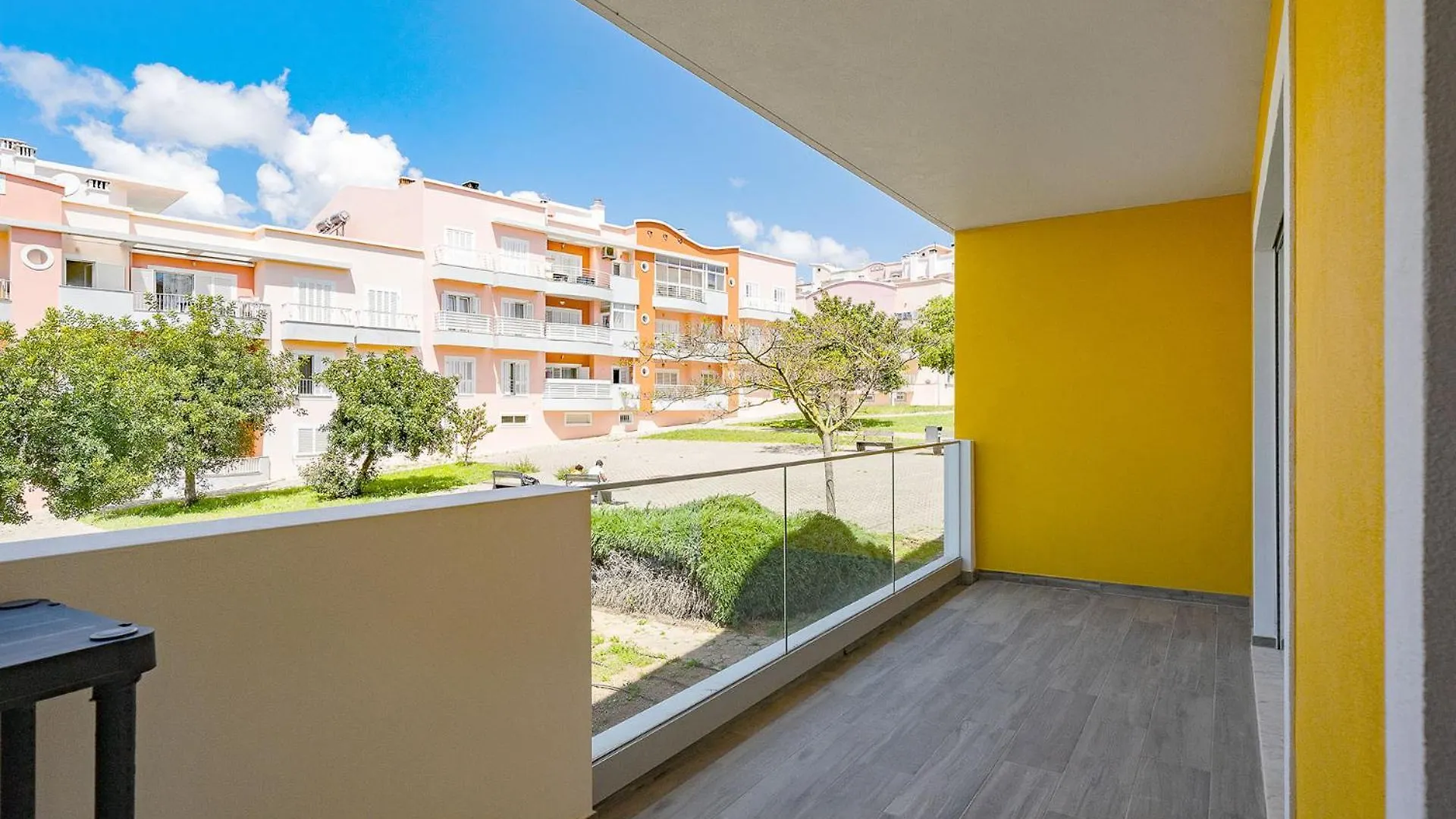 Lagos Modern 1 With Pool By Homing Apartment